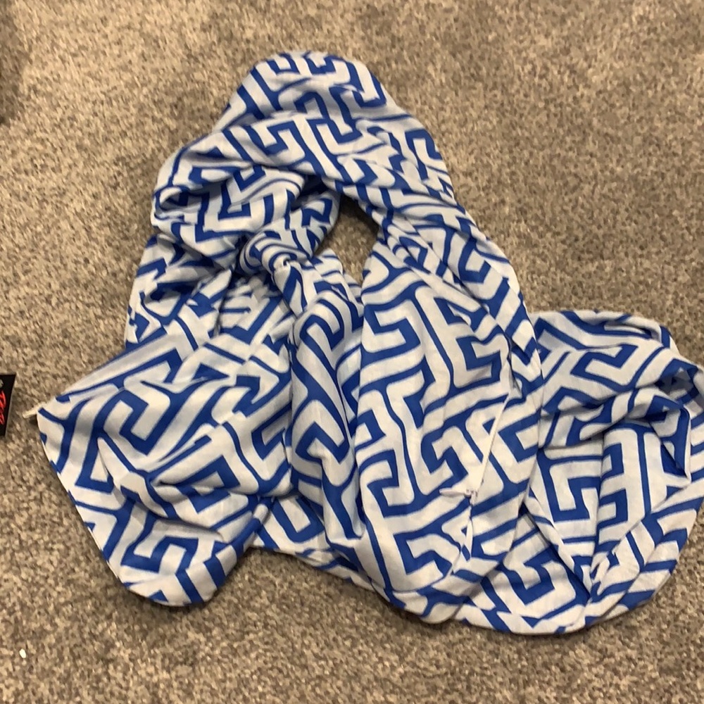 Infinity scarf with pocket - Picture 2 of 5